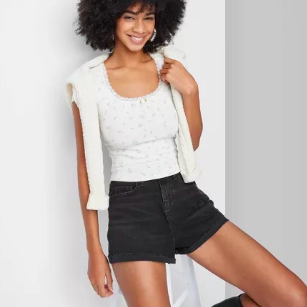 NWT Wild Fable Shorts High-Rise Rolled Cuff Black Denim Sz 4 / 2.5 Inseam